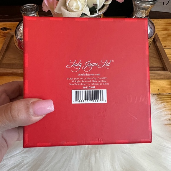 Valentine’s Day Gift Box - Picture 5 of 5